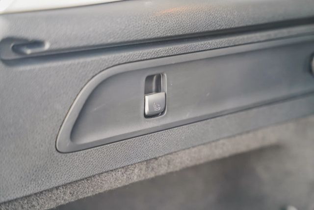 
								2021 Mercedes-Benz GLC GLC 300 Sport Utility 4D full									