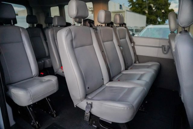 
								2018 Ford Transit 350 Wagon XL w/Medium Roof w/Sliding Side Door Van 3D full									