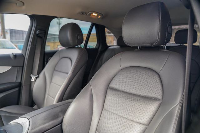 
								2021 Mercedes-Benz GLC GLC 300 Sport Utility 4D full									