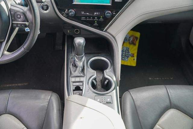 
								2020 Toyota Camry LE Sedan 4D full									