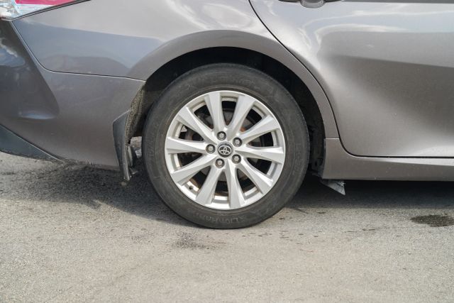 
								2020 Toyota Camry LE Sedan 4D full									