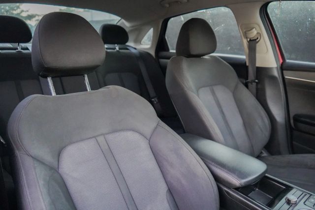 
								2022 Kia K5 LXS Sedan 4D full									