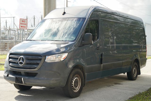 
								2019 Mercedes-Benz Sprinter 2500 Cargo High Roof w/170  WB Van 3D full									
