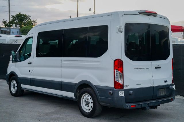 
								2018 Ford Transit 350 Wagon XL w/Medium Roof w/Sliding Side Door Van 3D full									