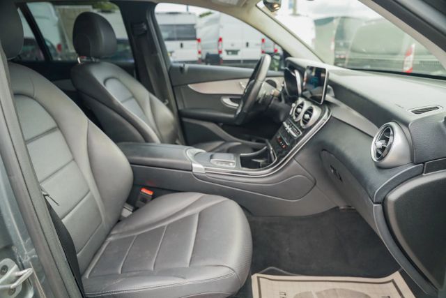 
								2021 Mercedes-Benz GLC GLC 300 Sport Utility 4D full									