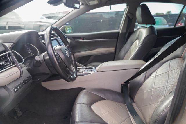 
								2020 Toyota Camry LE Sedan 4D full									