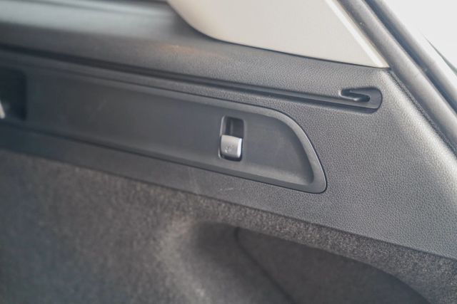 
								2021 Mercedes-Benz GLC GLC 300 Sport Utility 4D full									