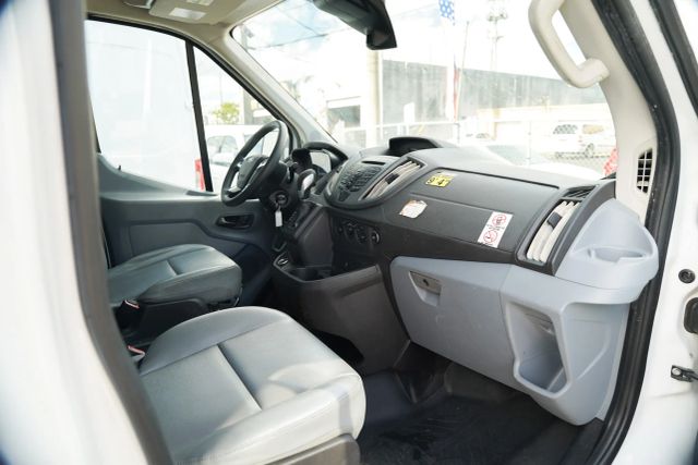 
								2019 Ford Transit Cab & Chassis 350 HD Cab & Chassis 2D full									