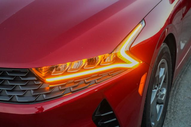 
								2022 Kia K5 LXS Sedan 4D full									