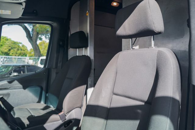 
								2019 Mercedes-Benz Sprinter 2500 Cargo High Roof w/170  WB Van 3D full									