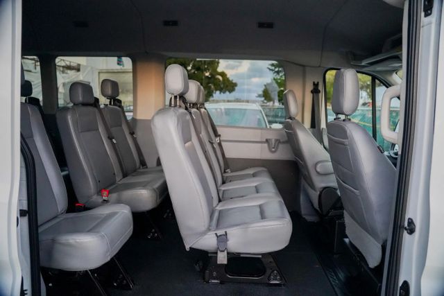 
								2018 Ford Transit 350 Wagon XL w/Medium Roof w/Sliding Side Door Van 3D full									