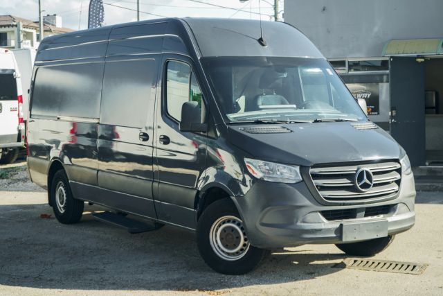2019 Mercedes-Benz Sprinter Crew Van Base's photo