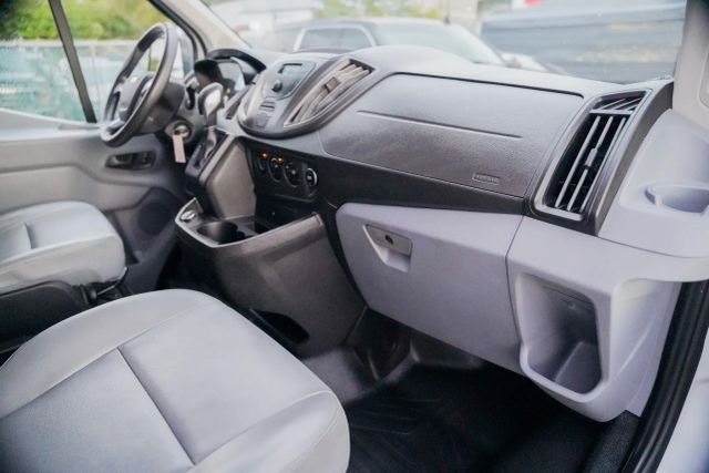 
								2018 Ford Transit 350 Wagon XL w/Medium Roof w/Sliding Side Door Van 3D full									