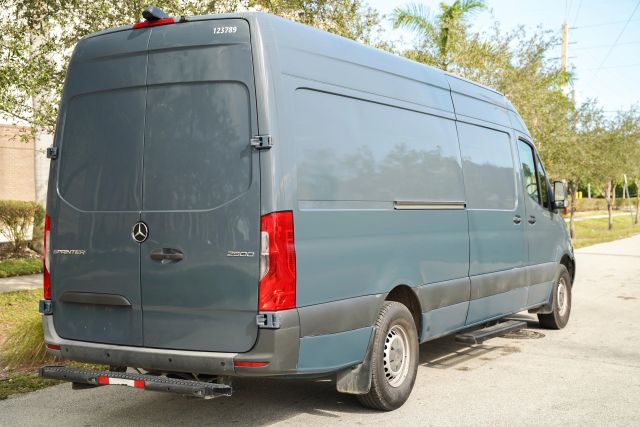 
								2019 Mercedes-Benz Sprinter 2500 Cargo High Roof w/170  WB Van 3D full									