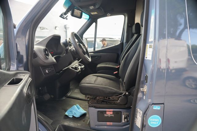 
								2019 Mercedes-Benz Sprinter 2500 Cargo High Roof w/170  WB Van 3D full									