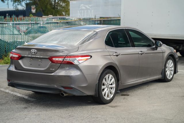 
								2020 Toyota Camry LE Sedan 4D full									