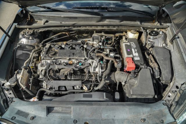 
								2020 Toyota Camry LE Sedan 4D full									