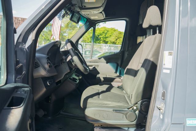 
								2019 Mercedes-Benz Sprinter 2500 Cargo High Roof w/170  WB Van 3D full									