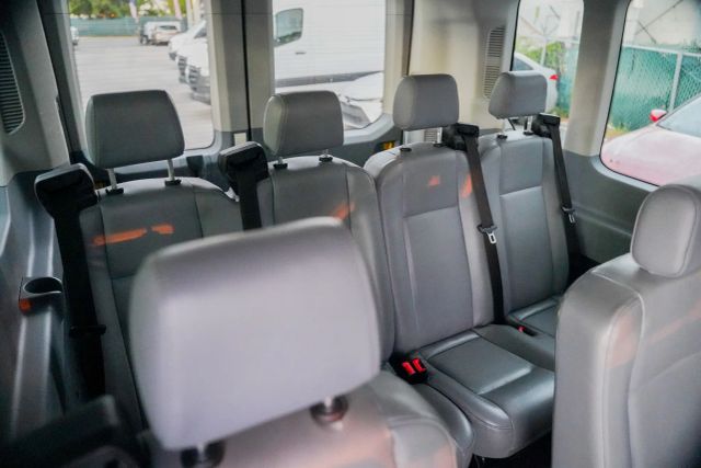 
								2018 Ford Transit 350 Wagon XL w/Medium Roof w/Sliding Side Door Van 3D full									