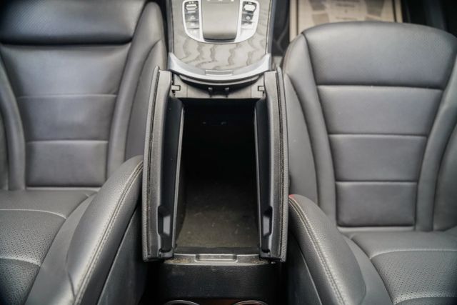 
								2021 Mercedes-Benz GLC GLC 300 Sport Utility 4D full									