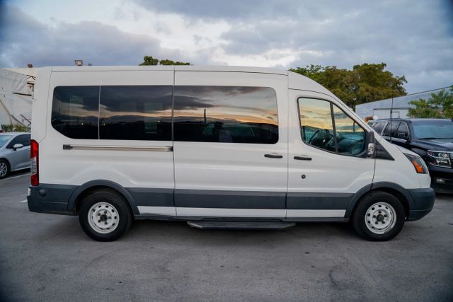 
								2018 Ford Transit 350 Wagon XL w/Medium Roof w/Sliding Side Door Van 3D full									