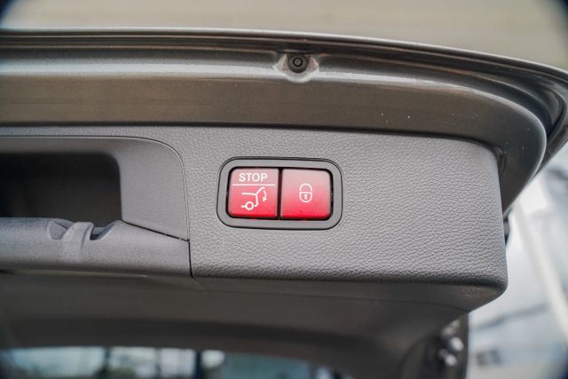 
								2021 Mercedes-Benz GLC GLC 300 Sport Utility 4D full									