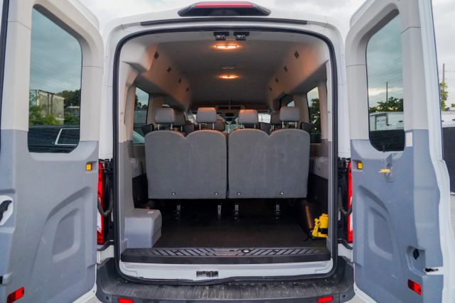 
								2018 Ford Transit 350 Wagon XL w/Medium Roof w/Sliding Side Door Van 3D full									