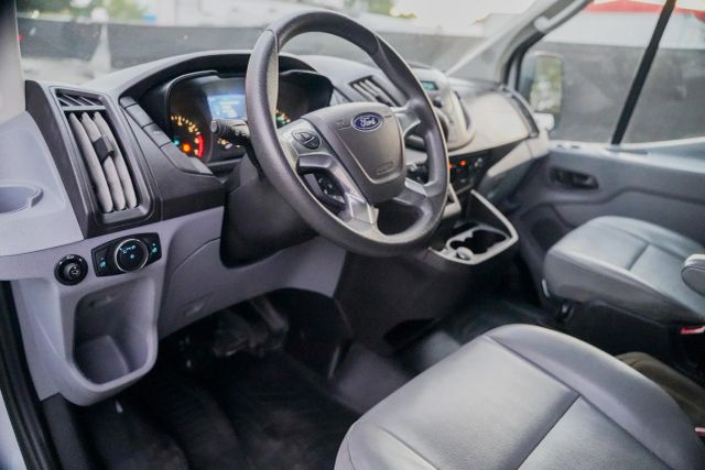 
								2018 Ford Transit 350 Wagon XL w/Medium Roof w/Sliding Side Door Van 3D full									