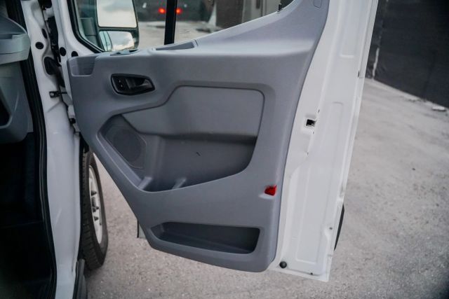 
								2018 Ford Transit 350 Wagon XL w/Medium Roof w/Sliding Side Door Van 3D full									