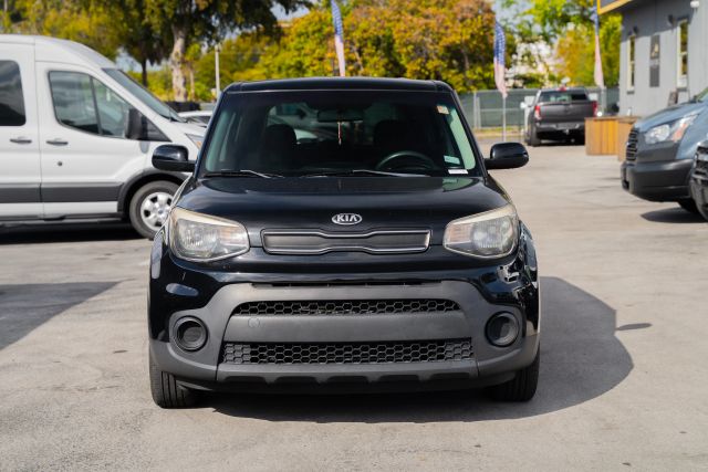 
								2017 Kia Soul Wagon 4D full									