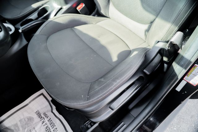 
								2017 Kia Soul Wagon 4D full									