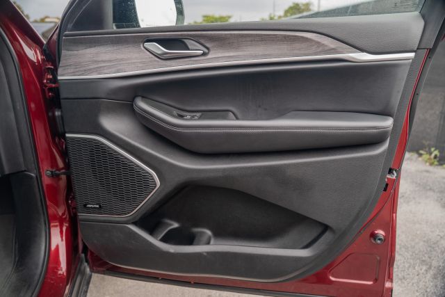 
								2021 Jeep Grand Cherokee L Limited Sport Utility 4D full									