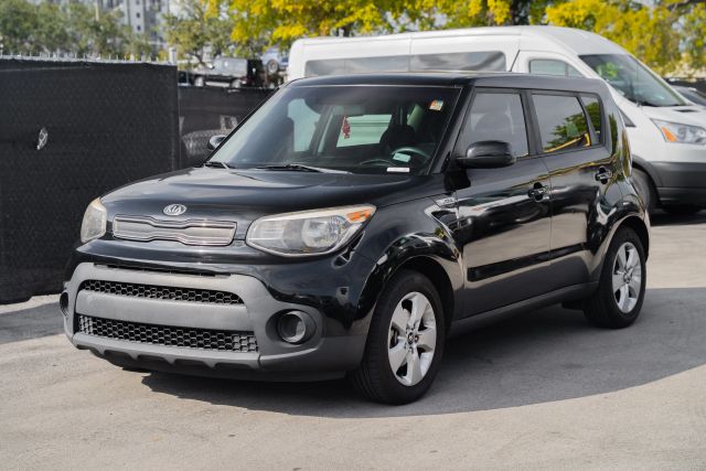
								2017 Kia Soul Wagon 4D full									