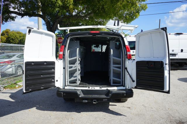 
								2019 Chevrolet Express 2500 Cargo Van 3D full									