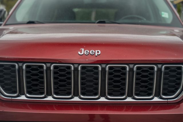 
								2021 Jeep Grand Cherokee L Limited Sport Utility 4D full									