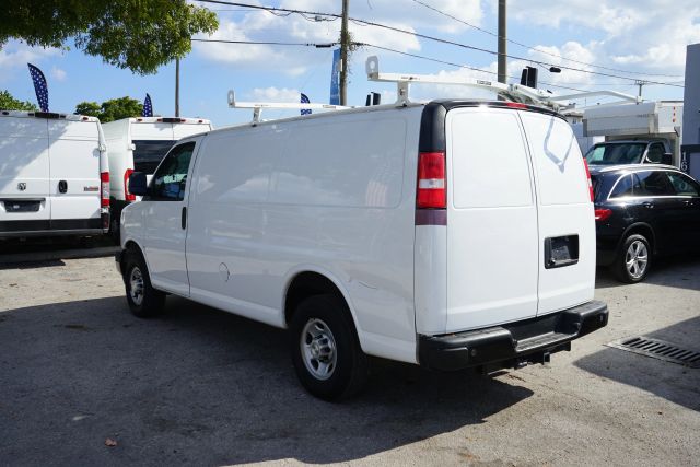 
								2019 Chevrolet Express 2500 Cargo Van 3D full									