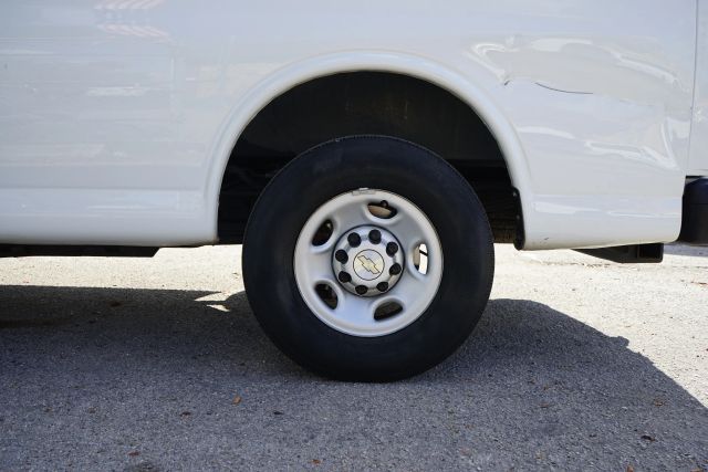 
								2019 Chevrolet Express 2500 Cargo Van 3D full									