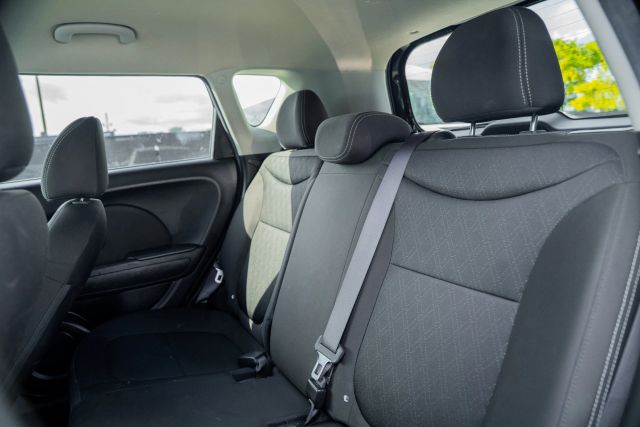 
								2017 Kia Soul Wagon 4D full									