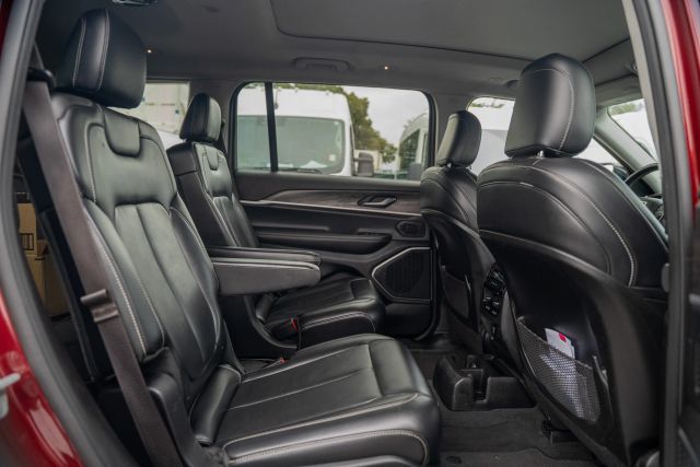 
								2021 Jeep Grand Cherokee L Limited Sport Utility 4D full									