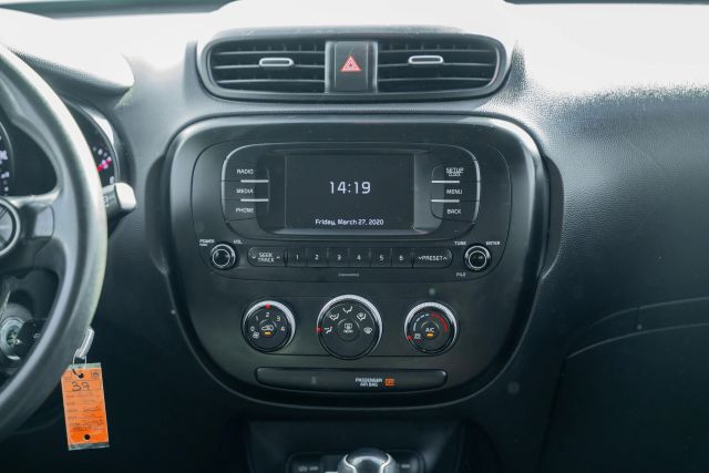 
								2017 Kia Soul Wagon 4D full									