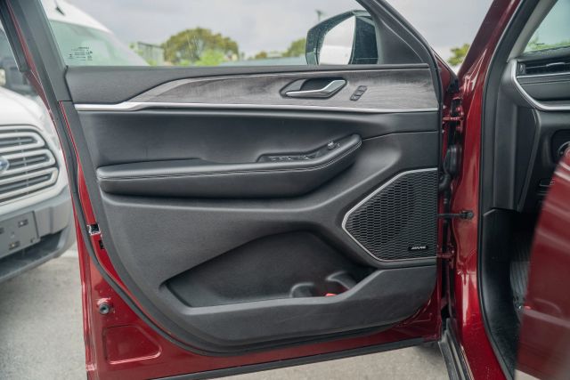 
								2021 Jeep Grand Cherokee L Limited Sport Utility 4D full									