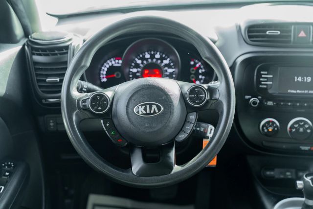 
								2017 Kia Soul Wagon 4D full									