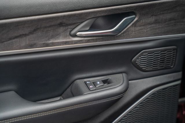 
								2021 Jeep Grand Cherokee L Limited Sport Utility 4D full									