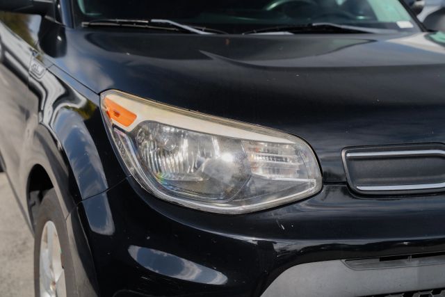 
								2017 Kia Soul Wagon 4D full									