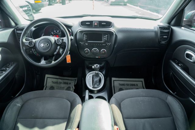 
								2017 Kia Soul Wagon 4D full									