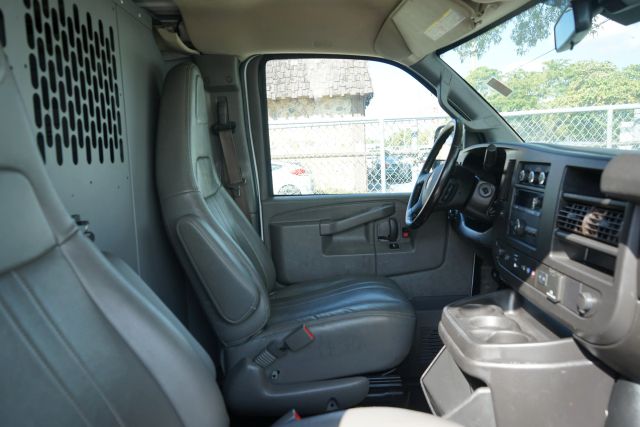 
								2019 Chevrolet Express 2500 Cargo Van 3D full									