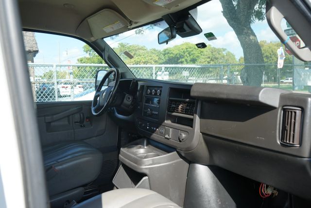 
								2019 Chevrolet Express 2500 Cargo Van 3D full									