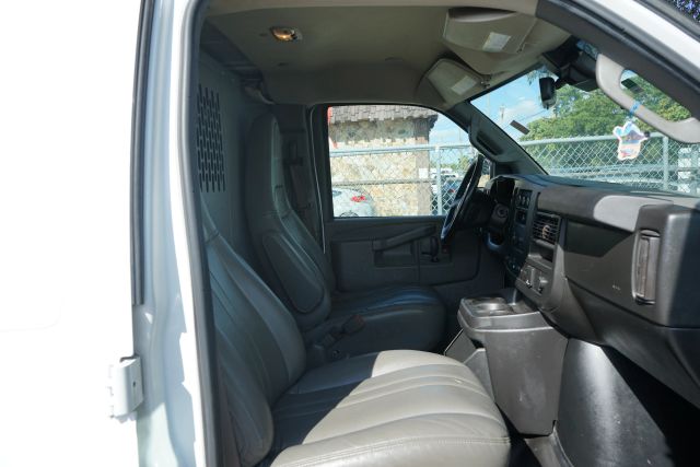
								2019 Chevrolet Express 2500 Cargo Van 3D full									