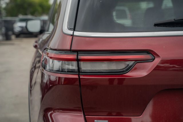 
								2021 Jeep Grand Cherokee L Limited Sport Utility 4D full									