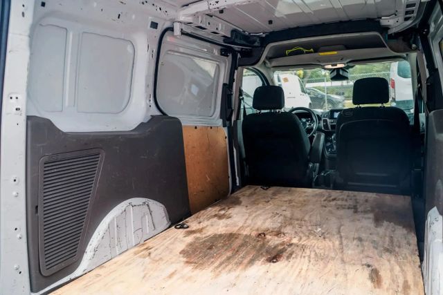 
								2019 Ford Transit Connect Cargo XL Van 4D full									